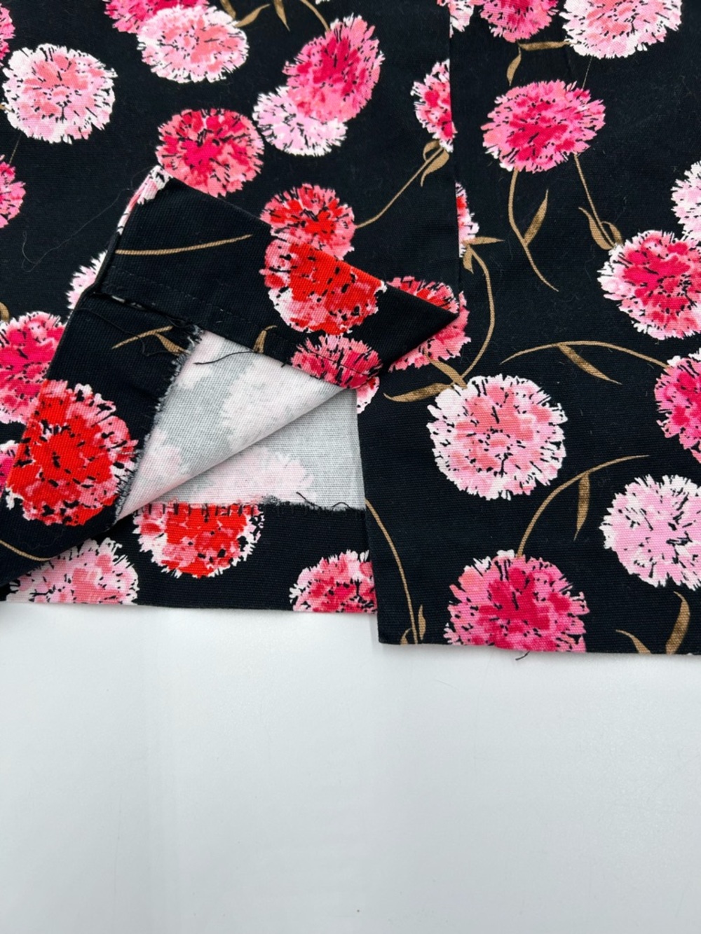 Talbots Black Mini Skirt with Bold Pink and Red Flowers 6P - Picture 7 of 7